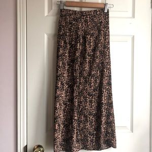 Aritzia Wilfred leopard print midi skirt